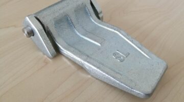 Závěs dveří kontejneru